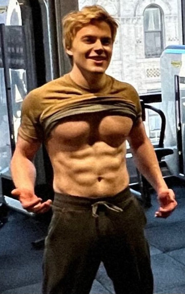 armyhammered's tweet photo. #RonanFarrow https://t.co/ov1fTBR6l5