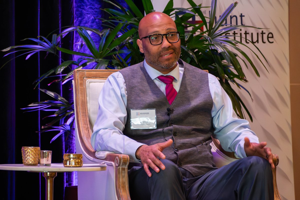 Hunt_Institute's tweet photo. Next, @ascottjenkins of @LuminaFound sits down with Andrea Poole of @NCSEAA_EDU &amp; Jairo McMican of @AchieveTheDream to discuss current topics in higher education affordability, including federal policy &amp; #FAFSA. Thank you to co-chair @friendsforbatch for the introduction! #HLR24 https://t.co/W5juowstva