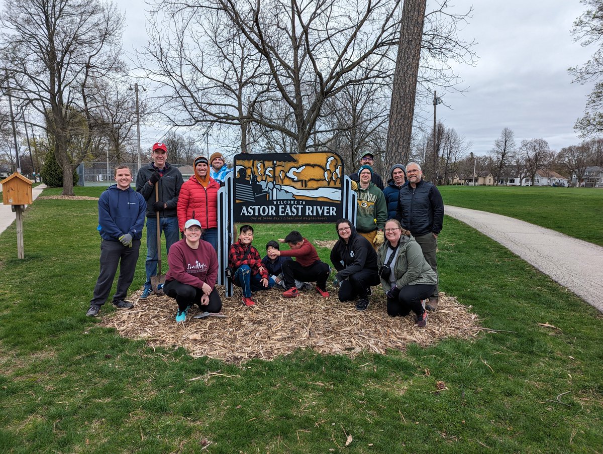 Happy Earth Day! In the State Senate, I’ll work to build a future in which cheap, clean, American energy powers our homes and businesses. Closer to home, I had a great time with some neighbors on Saturday planting native flowers and picking up litter here in Astor Park.