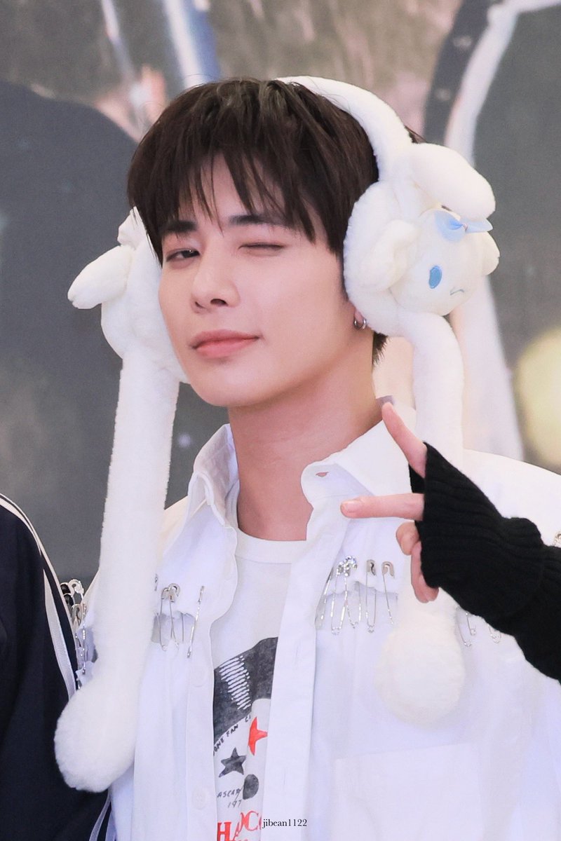 jibean1122's tweet photo. 231020  영등포 공개 팬싸

 텬나모롤,,🤍

#TOMORROW_X_TOGEHTER #TXT #TAEHYUN #투모로우바이투게더 #태현 https://t.co/Nkw4MuNl0l