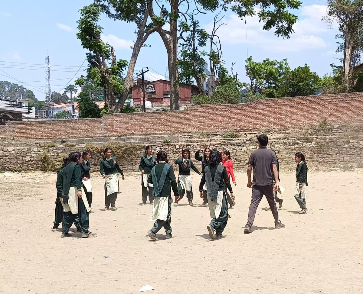 SocchNgo's tweet photo. Today's session at AGIC Almora for our program "MyHealthMyRights" was incredibly inspiring! We had engaging discussions on MH with 9th-grade students, breaking taboos &amp; myths. Their openness and participation warmed our hearts! Looking forward to more empowering sessions ahead! https://t.co/BQozqpLM5U