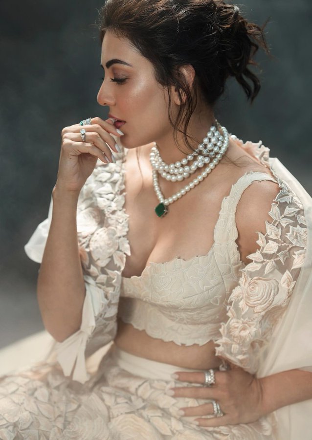 GLxvrwqXkAAvGY-?format=jpg&name=900x900