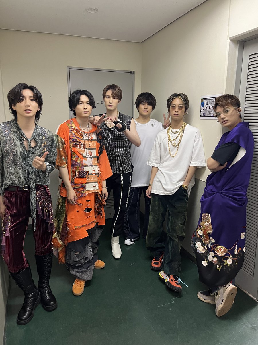 The members of #SixTONES backstage at the epic final show to their