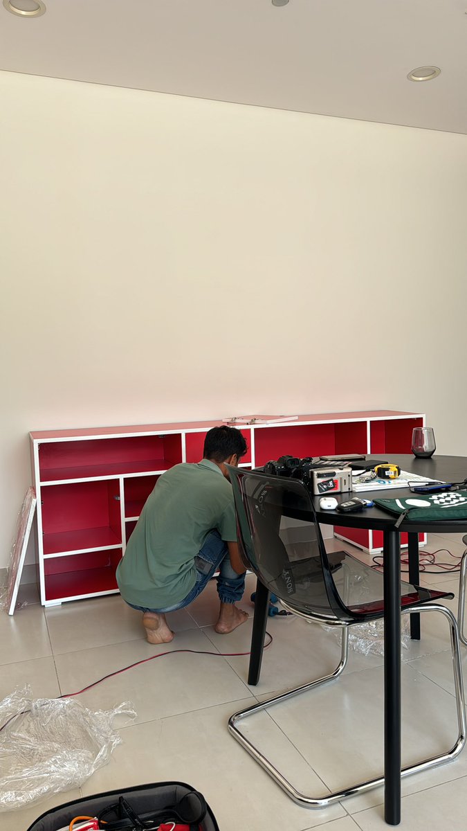 willbeach__'s tweet image. Made a thing. Got a new desk/sideboard designed and built for the Dubai house