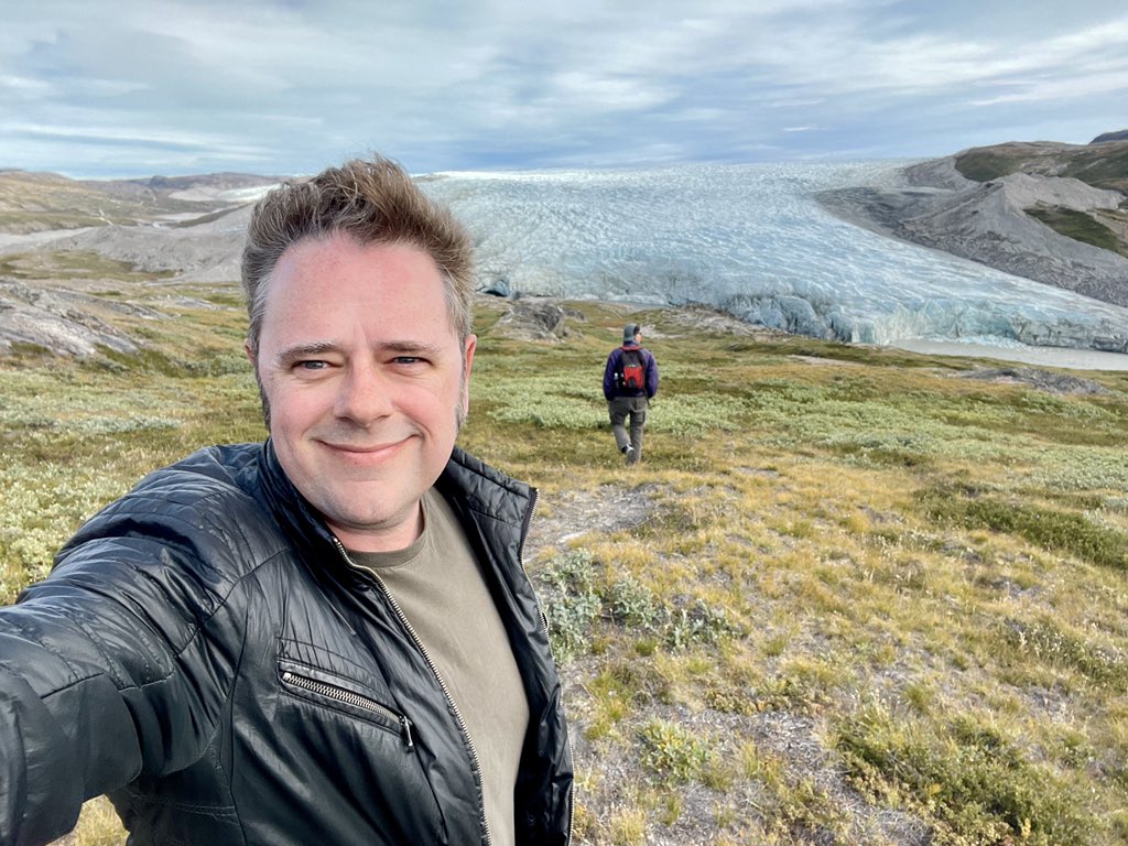 NASAClimate's tweet image. 🌊🧊☁️

@NASA climate scientists travel far and wide to study water in all its forms.

Celebrate #EarthDay by sharing a #GlobalSelfie with us – and bonus points if it’s near water!