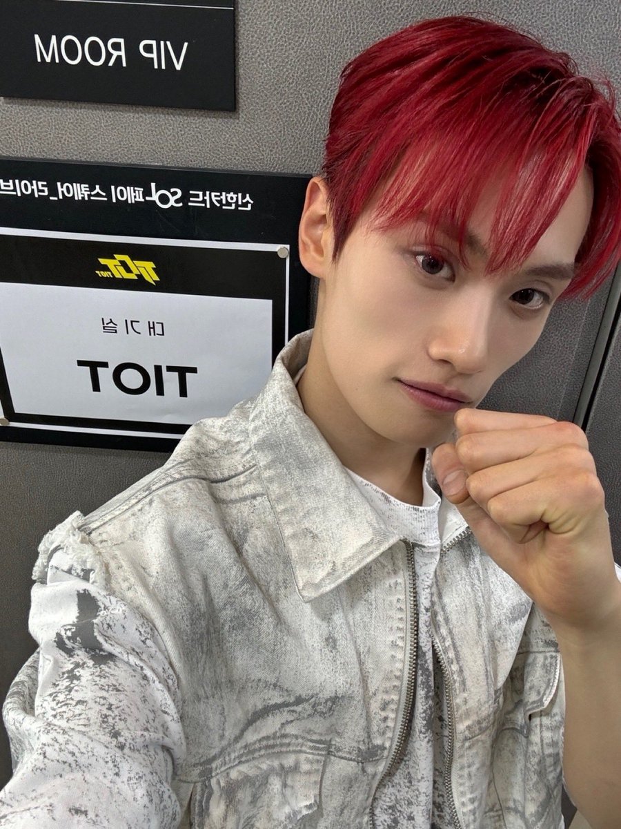 TIOT_NOW's tweet photo. [#준현]
오늘 락땡 첫 쇼케이스 와주셔서 진심으로 감사합니다
많이 아쉽고 더 잘 해야했는데
로티.....라는 어색한 단어 앞에 제가 긴장 많이 했나봐요
로티....! 진심으로 또 감사하고 자랑스러운 baby 될게요
밥 맛있는거 먹어요...........!( 오늘따라 좀 어색하다..)

#금준현 #KUMJUNHYEON
#TIOT #티아이오티 
#Kick_START #ROCKTHANG