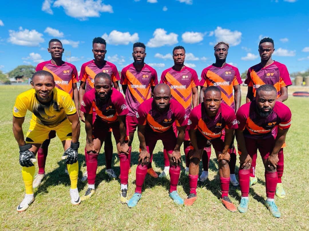 𝐓𝐈𝐓𝐋𝐄 𝐇𝐎𝐏𝐄🚨

Ongos FC need to beat Young African 16-0 in their final game and pray African Stars lose to Orlando Pirates. 

If this doesn’t happen, African Stars will be crowned champions. 

Photo: Ongos FC