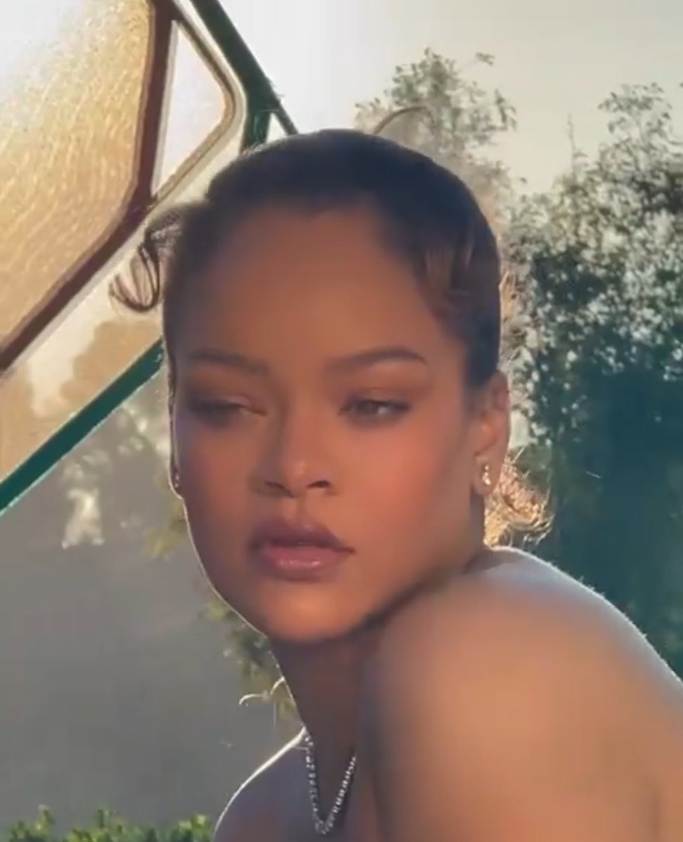 How is Rihanna's face real