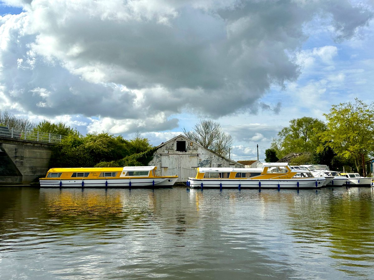 DEdleston's tweet photo. Highly recommended full English breakfast at Dunes River Cafe, Acle Bridge this morning.  Sitting out by the River Bure in the warm sunshine with an amazing cloud formation over the river. @BroadsNP https://t.co/xu9hmFM7Iw