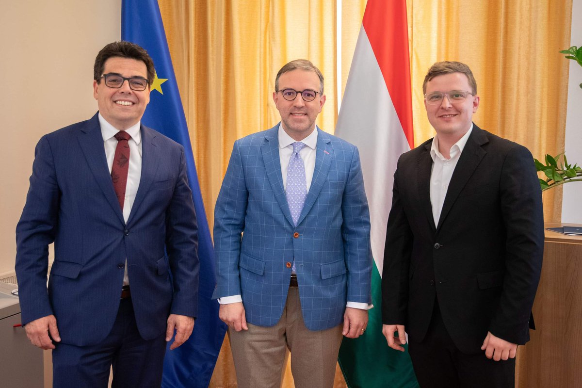 Exploring Hungary's foreign policy vision with @gjpappin, President of @hiia_budapest. During the meeting, we also discussed the priorities of the upcoming EU Presidency and the cornerstones of the Hungarian foreign policy strategy.