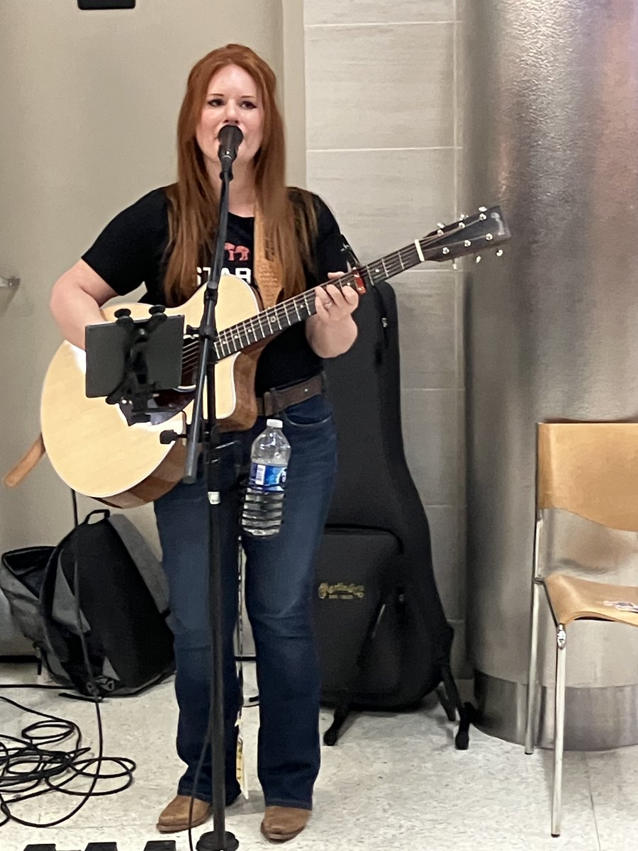 Can't remember the last time I saw a busker at an airport! This country western singer at San Antonio Intl. had a sweet tone and a great twang. Hope she turns up on The Voice one of these days. I think she'd do well.