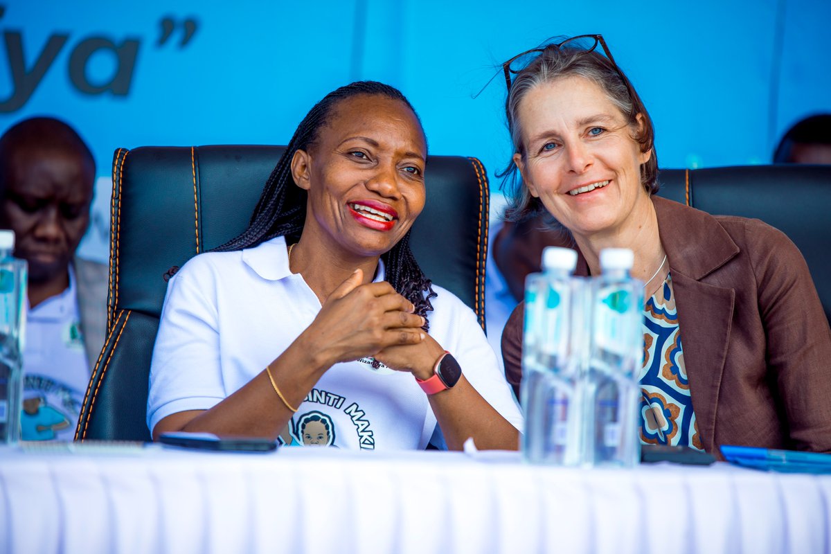 We're in #Mwanza🇹🇿with @wizara_afyatz, @WHO_Tanzania & @gavi for the national launch of the Human Papillomavirus Multi-Age Cohort campaign🤩 This campaign aims to reach 5 million girls between the ages of 9-14 in just five days, starting right here at the grounds of Furahisha!