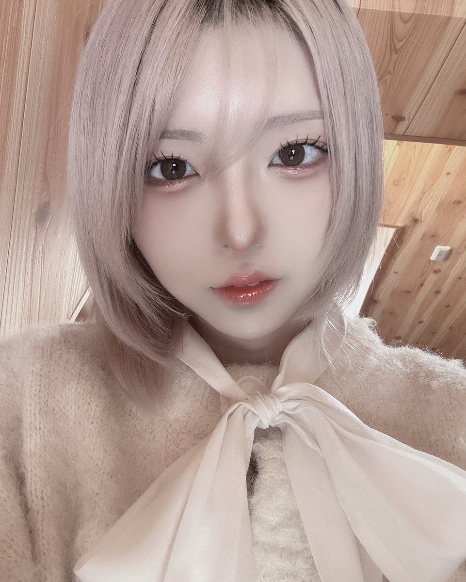 _fifiox's tweet photo. 系統バラバラで美容師しながら生きてるよ
インスタ自撮り載せるよフォローしてね
みんな死んでるかな？？

https://t.co/bokJJ6Pyas https://t.co/R52IK8r6v5