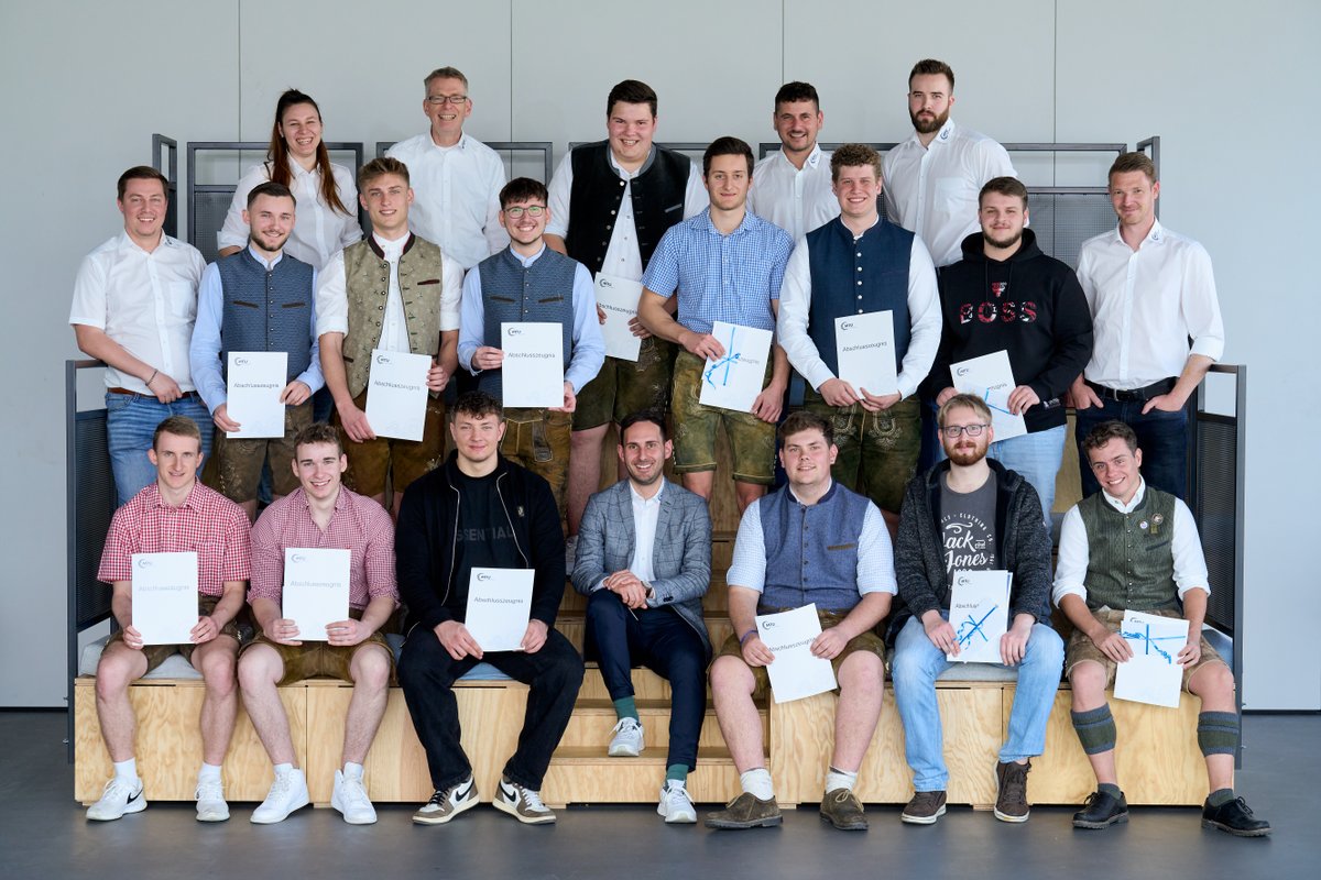 Celebrating our apprentices in Munich! We are proud of every one of you and your hard work. We look forward to shaping the future of aviation together! #UpliftYourFuture #WeAreEngineExperts