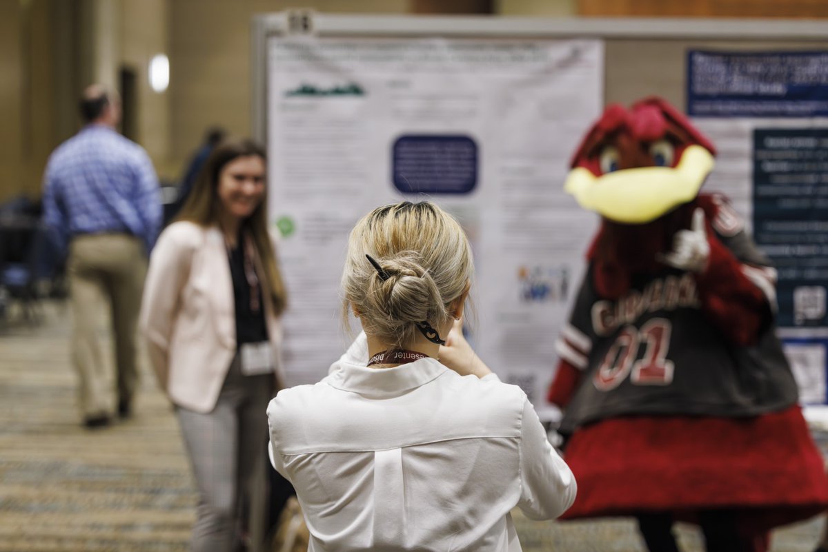 Wow! Thank you to everyone who came out to present, review, volunteer & take in the research excellence on display at #DiscoverUSC2024. 🤙

The social media response on Friday was huge! Today, we are thrilled to share your memories with the entire @UofSC research community! 🥳