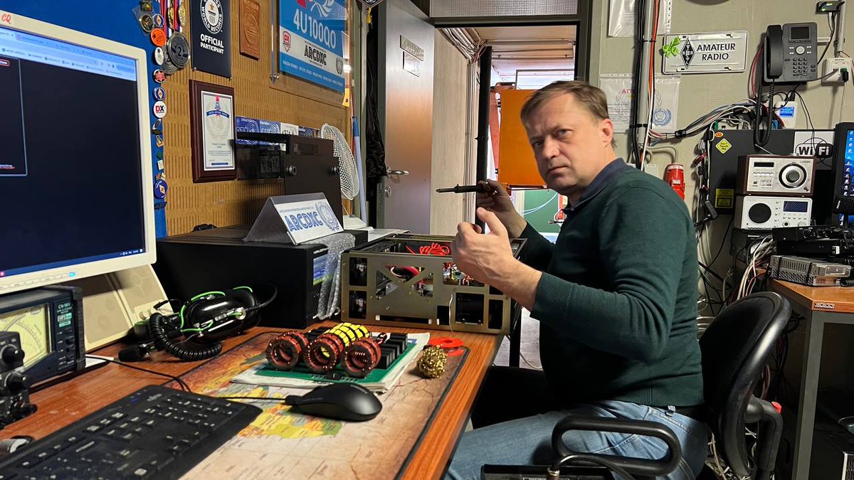 4U1A Operator Max (OE1AAJ). The equipment repairing...

#hamr #hamradio #CQDX #CQ #DX #radio #amrad #amateurradio #amateuradio #VIC #vicrec #UNradio #RadioUN #UNclub #ARCDXC #ARCDXC #4U1A
