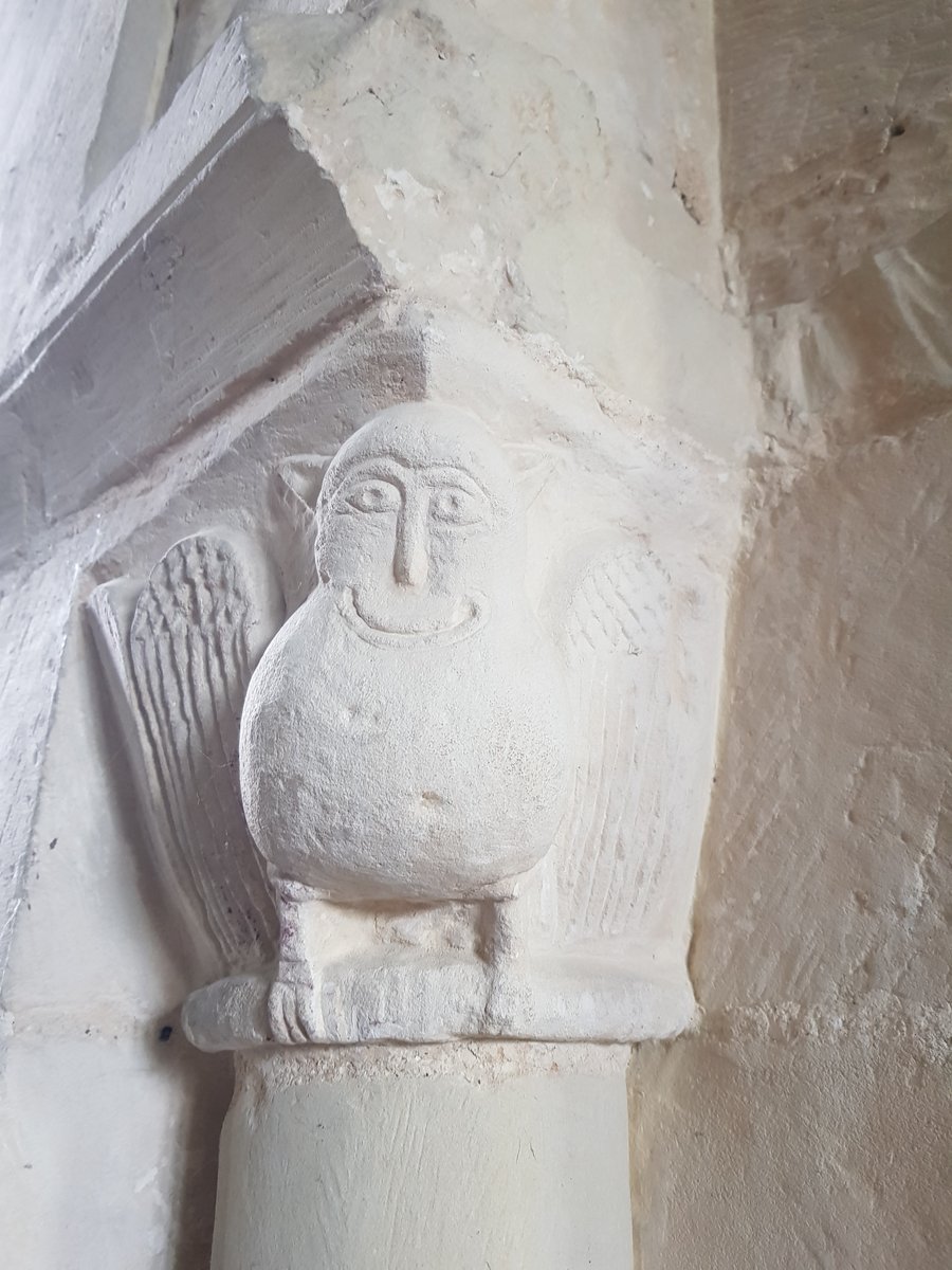 What curious winged creature is this? Whatever it is it looks pretty pleased with itself. A medieval owl perhaps? #OwlishMonday 
Carving on left capital (as facing), outer order nook shaft, Romanesque chancel arch #StAndrewDurnford
#MasonryMonday (common impost above chipped off)