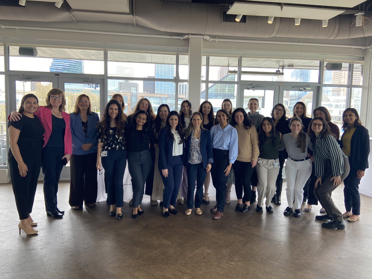 Amazing day at the #WomenInMedicine summit learning about the #femalebrain, sustainable #wellbeing , and the impact of #coaching. HUGE thank you to our amazing speakers! @MRenselMD @Mibiehl @karleekhoffman Susan Rehm! #Grateful for the new connections formed and knowledge gained