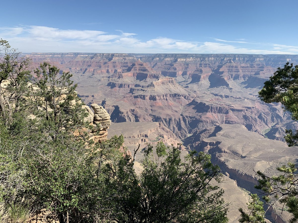 It’s #EarthDay, it’s #NationalParksWeek, and friends from @INDEPENDENCENHP join us at noon ET to talk about the creation of the NPS. What a day, friends! constitutioncenter.org/calendar/civic… What’s your favorite park? Grand Canyon is a favorite in our house.