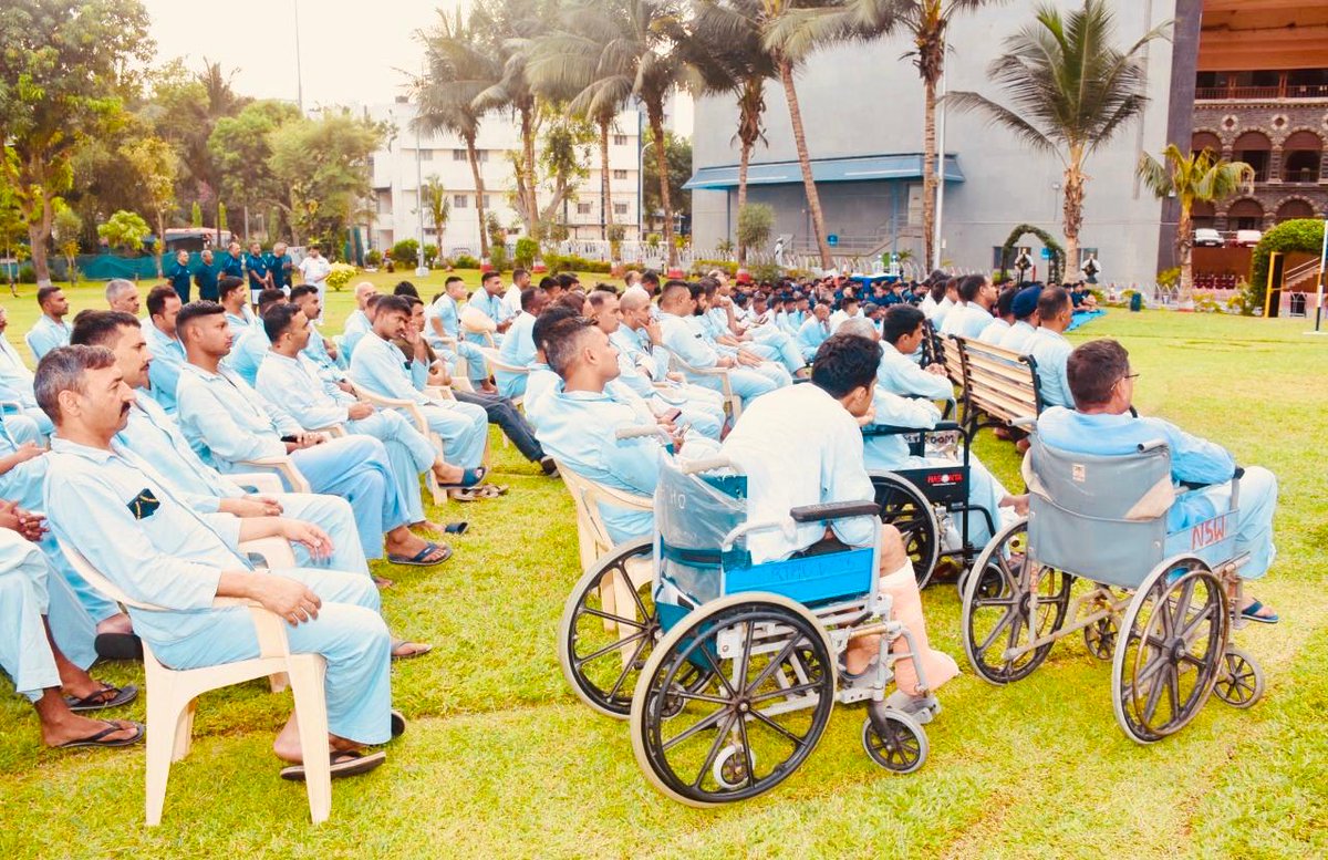 #INHSAsvini held a scintillating musical evening, 'Aarohi,' for patients & their relatives on 20 Apr. #INSKunjali Jazz Band serenaded the audience with a captivating performance against a picture-perfect backdrop of open skies and the sea. #AnchoringLives @NWWA_INDIANNAVY