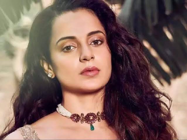 कंगना रनौत जी मंडी से विक्रमादित्य सिंह के सामने चुनाव हार रहीं हैं मगर इसके बावजूद भी कंगना जी का आत्मविश्वास बहुत मज़बूत है।

कंगना रनौत 2 दिन के लिए राजस्थान जा रहीं हैं जहां पर वह जोधपुर, बाड़मेर जैसलमेर और पाली के BJP प्रत्याशियों के लिए रोड शो करेंगी।

जो व्यक्ति अपनी सीट