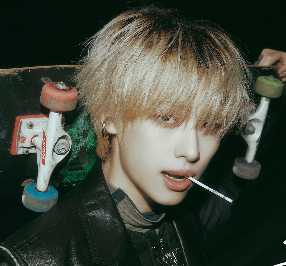 XH_pics's tweet image. GAON PLEASE