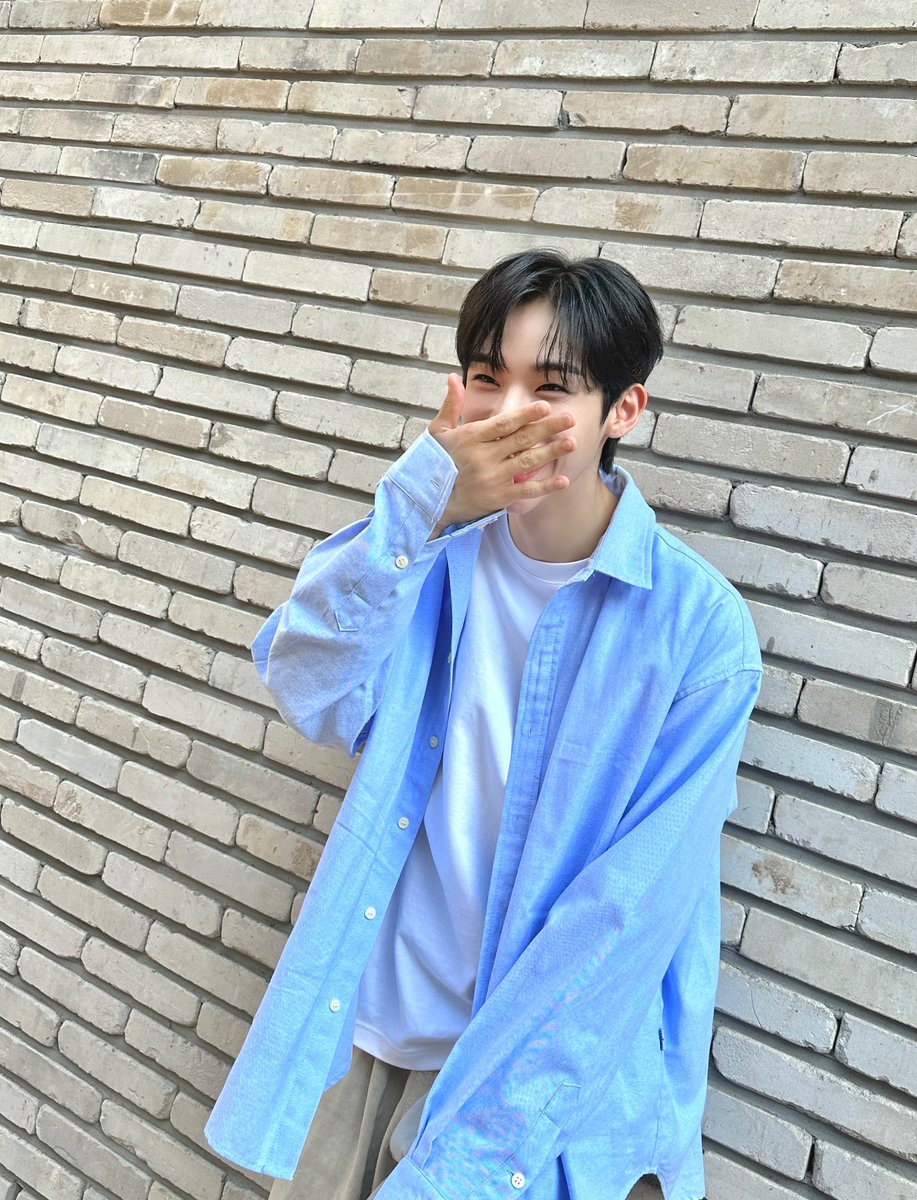 roanheree_'s tweet photo. Happy birthday, Hwarangie 💙
Stay strong and remember that, you are loved always 🫶
#HWARANG #TEMPEST #템페스트 https://t.co/2ApKhahPwZ