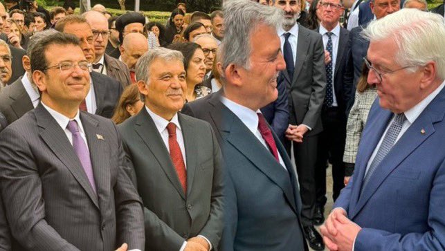 Abdullah Gül ve Ekrem İmamoğlu, Almanya Cumhurbaşkanı Steinmeier’ın Tarabya’daki Alman Yazlık Rezidansı’nda verdiği davete katıldı.