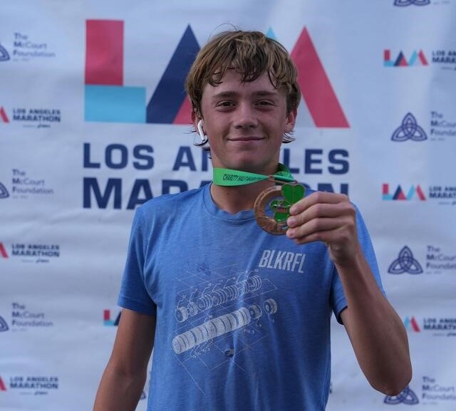 RUNNING: Midland High’s Earl 3rd at LA Charity Half Marathon mrt.com/sports/article… via @mwtnews