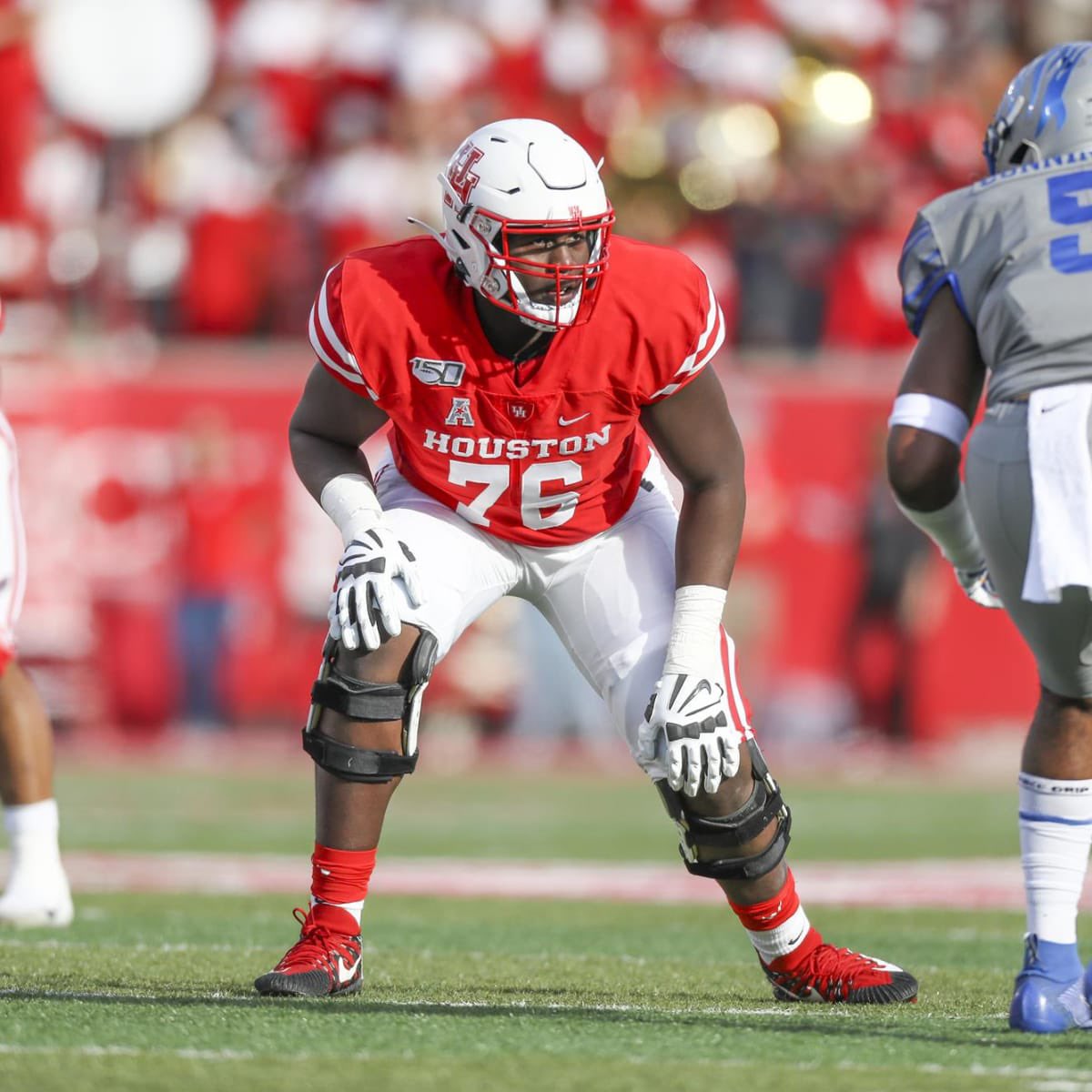 Sources to @_MLFootball: Houston standout tackle Patrick Paul had TOP-30 visits with the Buffalo #Bills and New York #Jets. Patrick is 6-foot-7, 331 pounds. He met with 11 teams and is very capable of playing both tackle positions.