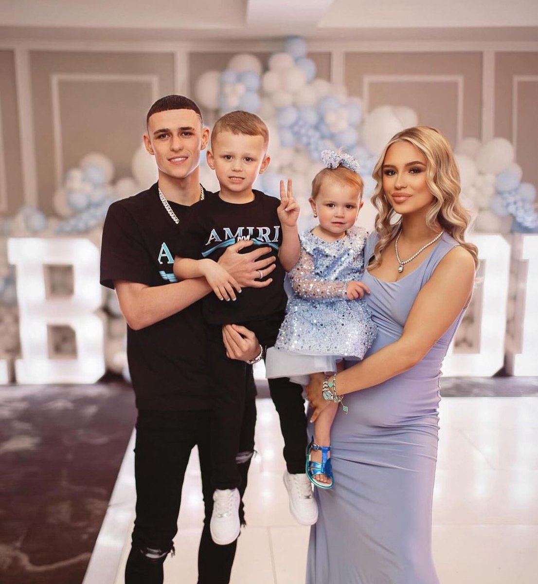 Congratulations to @PhilFoden and his partner Rebecca, who are expecting their third child. 🥹🩵