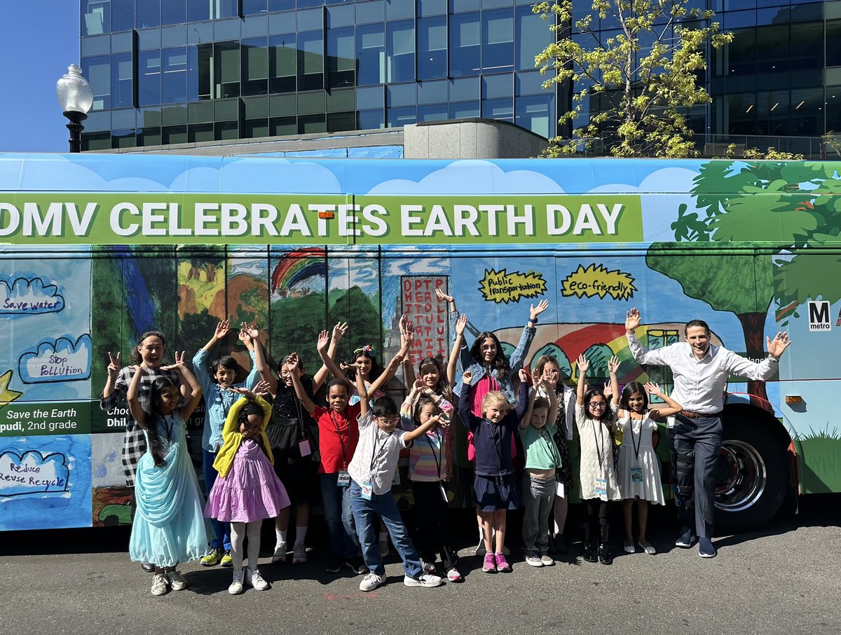 wmata's tweet image. Inspiring young minds are leading the way this #EarthDay! See how local K-6 artists turned Metrobuses into moving art galleries with a special emphasis on saving the planet. Follow them across the DMV: wmata.com/live #wmata #ArtinTransit #DMVSchools