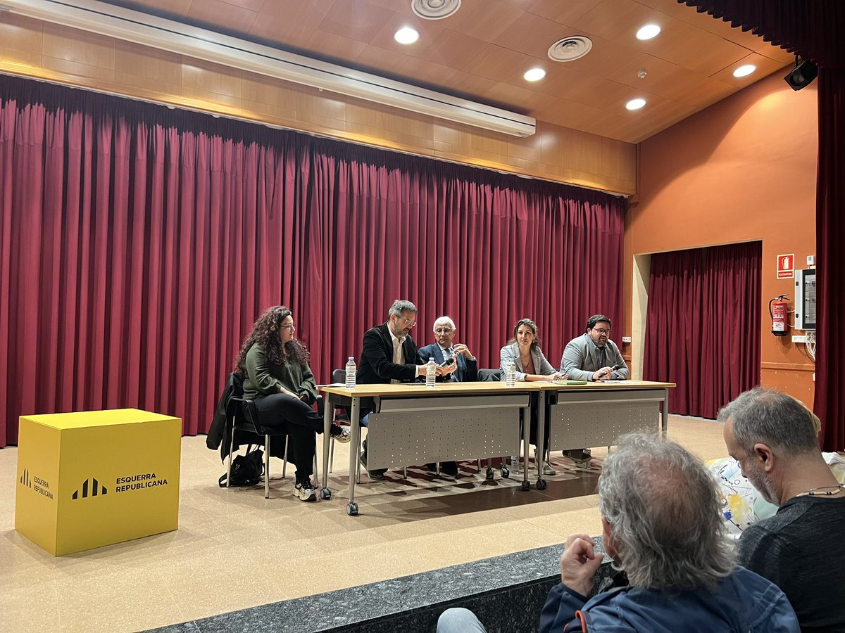 Trobada de el Conseller de <a href="/salutcat/">Salut</a>, <a href="/manelbalcells/">Manel Balcells</a>, amb militància i simpatitzant als #HostaletsdePierola amb el candidats <a href="/mireSabate/">Mireia Sabaté</a>, <a href="/David_Alquezar/">David Alquézar</a>, <a href="/Pere_Jaume/">Perejaume</a> 
#GuanyaCatalunya #AlCostatdelaGent 
<a href="/ERC_Hostalets/">Esquerra Hostalets</a> <a href="/ERCPenedes/">ERC Penedès</a> <a href="/Esquerra_ERC/">Esquerra Republicana</a>