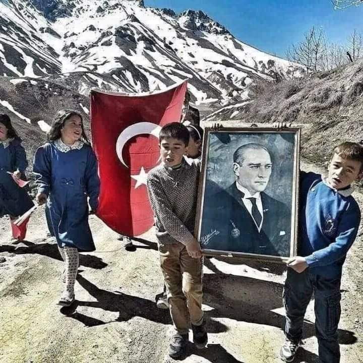 Bağımsızlık, 
uğruna ölmesini bilen toplumların hakkıdır.

Mustafa Kemal Atatürk 🇹🇷

🇹🇷 Yaşaşın C u m h u r ı y e t

#yaşasın23nisan 
#YaşaşınCumhuriyet 
#MustafaKemalATATURK