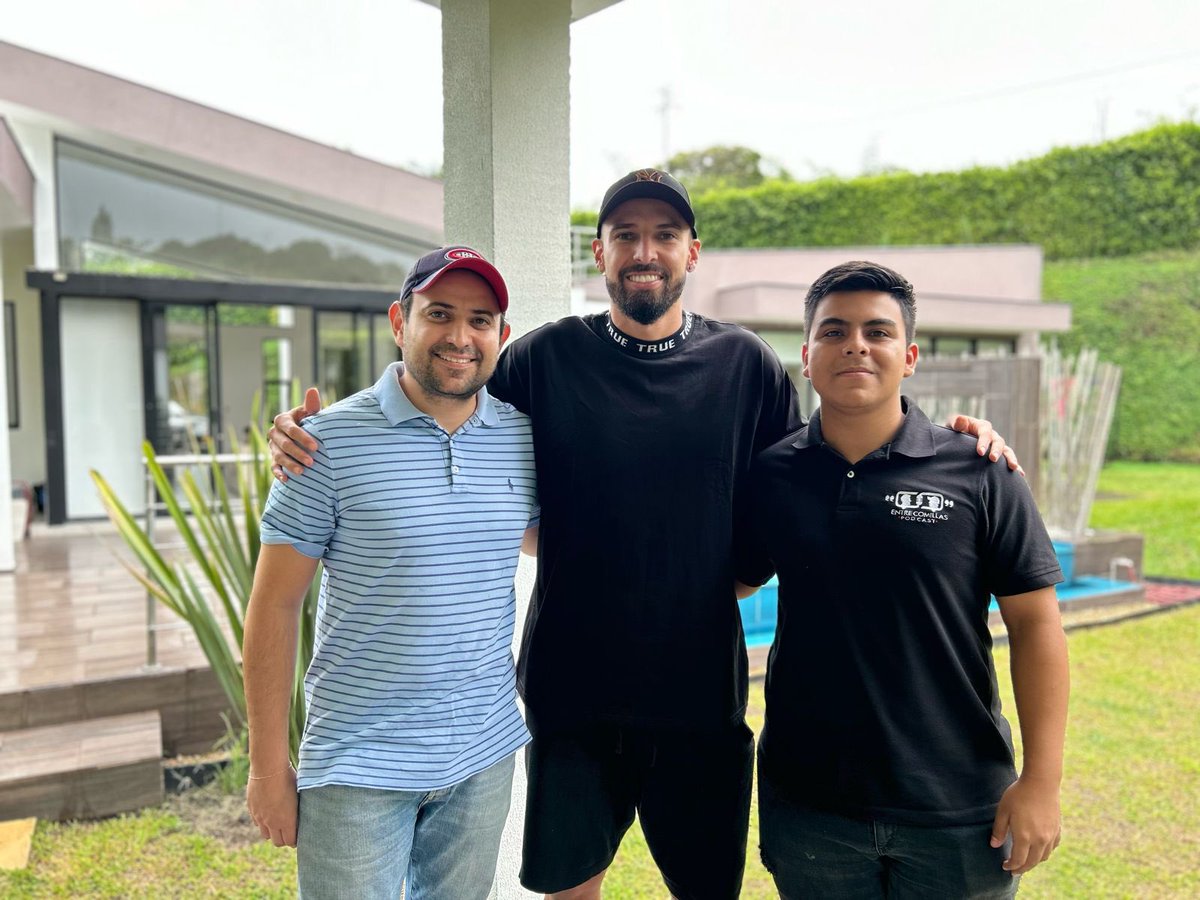 EntrecomillasPD's tweet photo. ¡ESTÁ SEMANA VENIMOS CON JOSÉ MOYA!🎙️⚽️🔥

Atentos a nuestras redes sociales esta semana para que conozcan un poco más de la vida personal y profesional de José Moya.🙌🏼⚽️ https://t.co/kqmZ20aspF