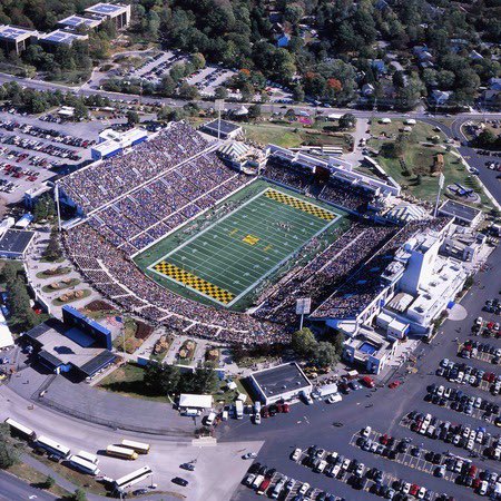 After a great conversation with @coachvaa, I am thankful to to say that I have received a D1 offer from @NavyFB! @_CoachNew @CoachWimberly @PJVolker @DannyPayneNavy @BrandonHuffman @RAREAcademyID @gorockyfootball @OTFathlete @PrepRedzoneID #GoNavy #LetsFly25