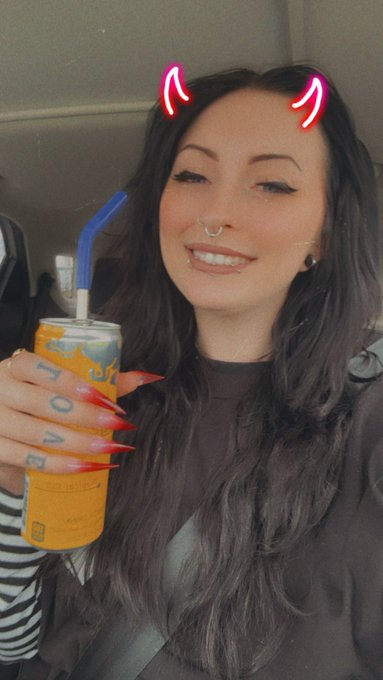 Red Bull with a straw always https://t.co/PEbZS2VYJK<a href="/tag/newprofilepic"class="tags"><span>#newprofilepic</span></a>