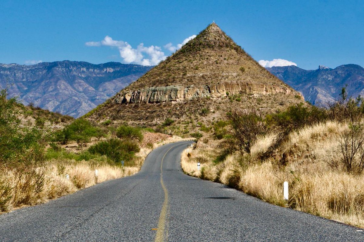 No es por presumir, pero en Sonora tenemos paisajes extraordinarios. En este #DíaDeLaTierra les invito a cuidar nuestra riqueza natural para seguir disfrutando de estas maravillosas postales.