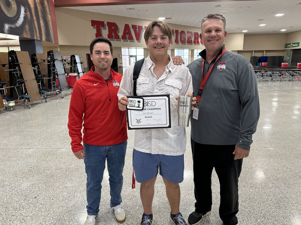Congratulations to Sam Klawitter for being recognized as a Scholar Champion for Baseball. Thank you to our sponsors: Dilly Letter Jackets and @GameOne_USA ⁦@THS_Tigers⁩ ⁦@42OutsTHS⁩