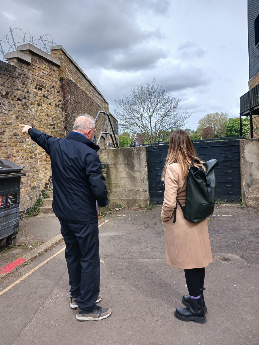 BreweryMortlake's tweet photo. Peter Eaton, our Co- Chair met our Brief, Kim Ziya from @Landmark_LC  today to give her a tour of the brewery site. Part of her prep for the planning inquiry starting 29th May. https://t.co/7ziMjW1k34