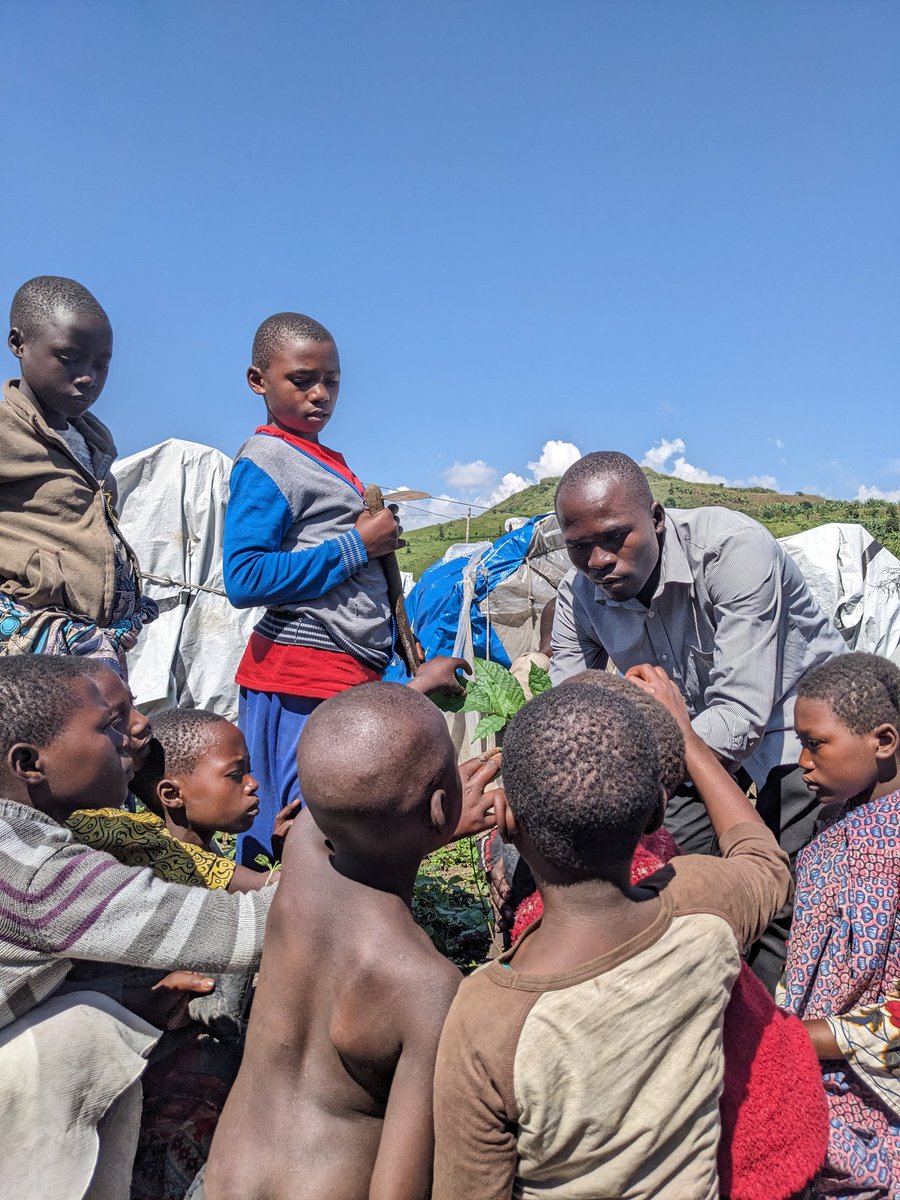 We visited a site for displaced persons in the #east of the #DRCongo. We planted a few trees to immortalize the day, but also and above all as a reminder of the importance of a healthy environment in a context of crisis and violent conflict, as a guarantee of lasting peace.