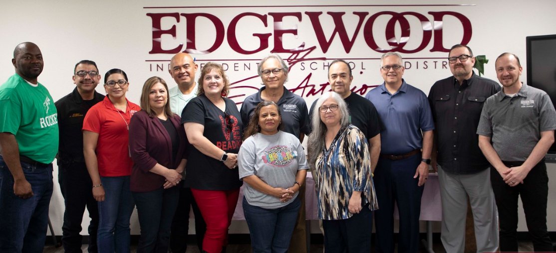 WrennMS_Library's tweet image. Dr. Hernandez and his crew host the Librarians for Library Appreciation Week. Thank you for all your support!