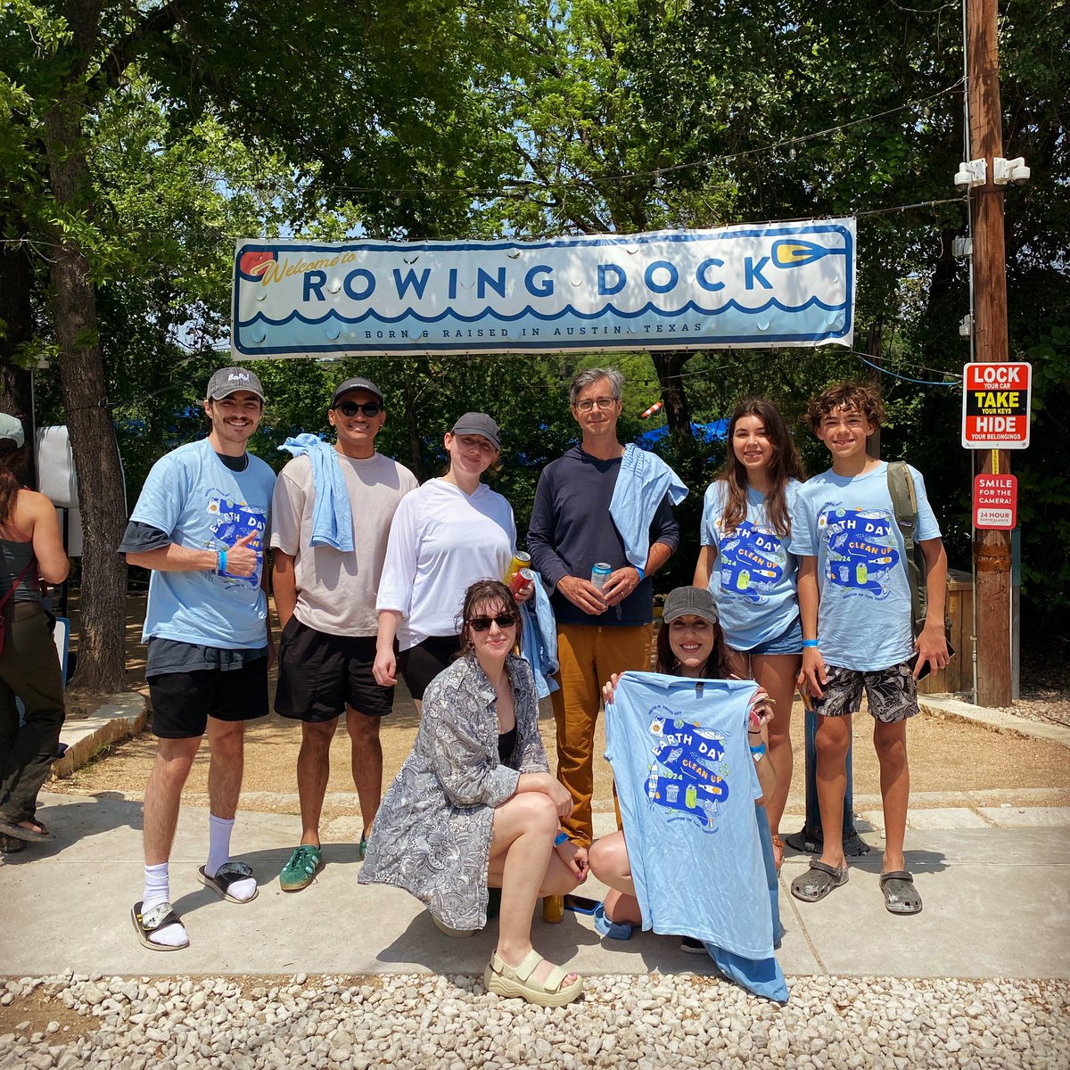 We had a blast at the <a href="/RowingDock/">Rowing Dock</a> Earth Day Cleanup and are stoked about the 14,900 lbs of trash that was collected throughout the day 👏♻️ 

Happy #earthday from the Masonry gang 🌍