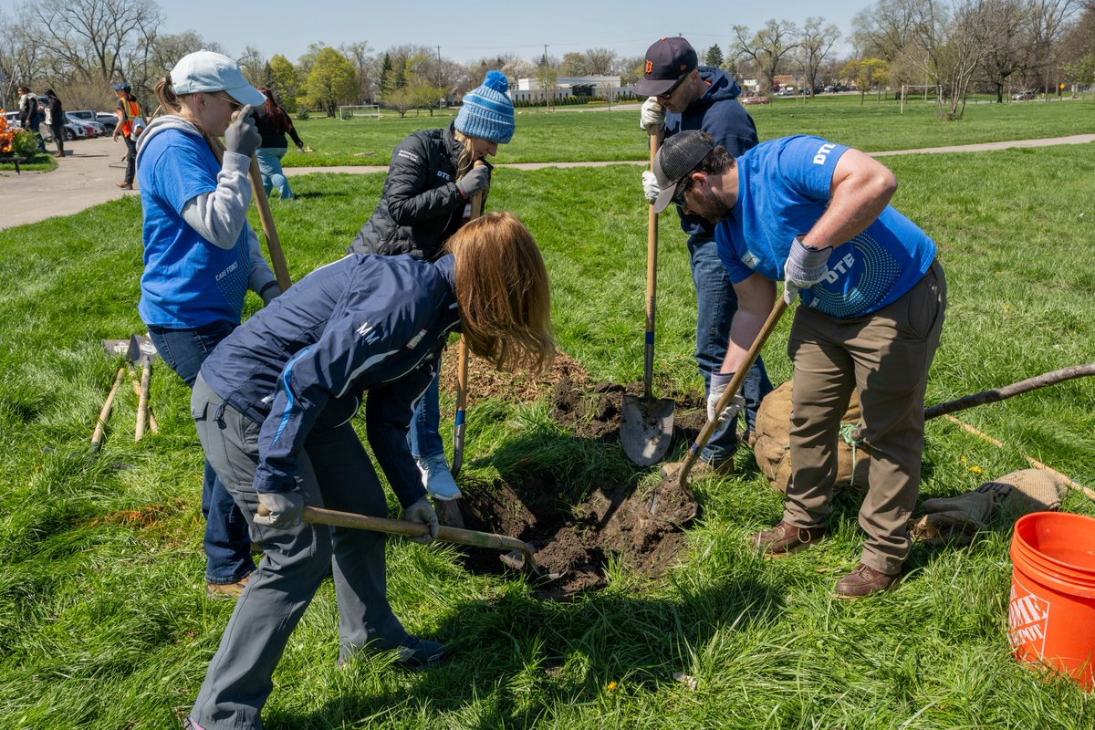 This #EarthDay, the Detroit Tree Equity Partnership teamed up with the NFL to kick off the Draft in a way that will have a lasting impact. See why the NFL, DTE and other DTEP members are dedicated to growing Detroit’s tree canopy. spr.ly/6012b5EN4