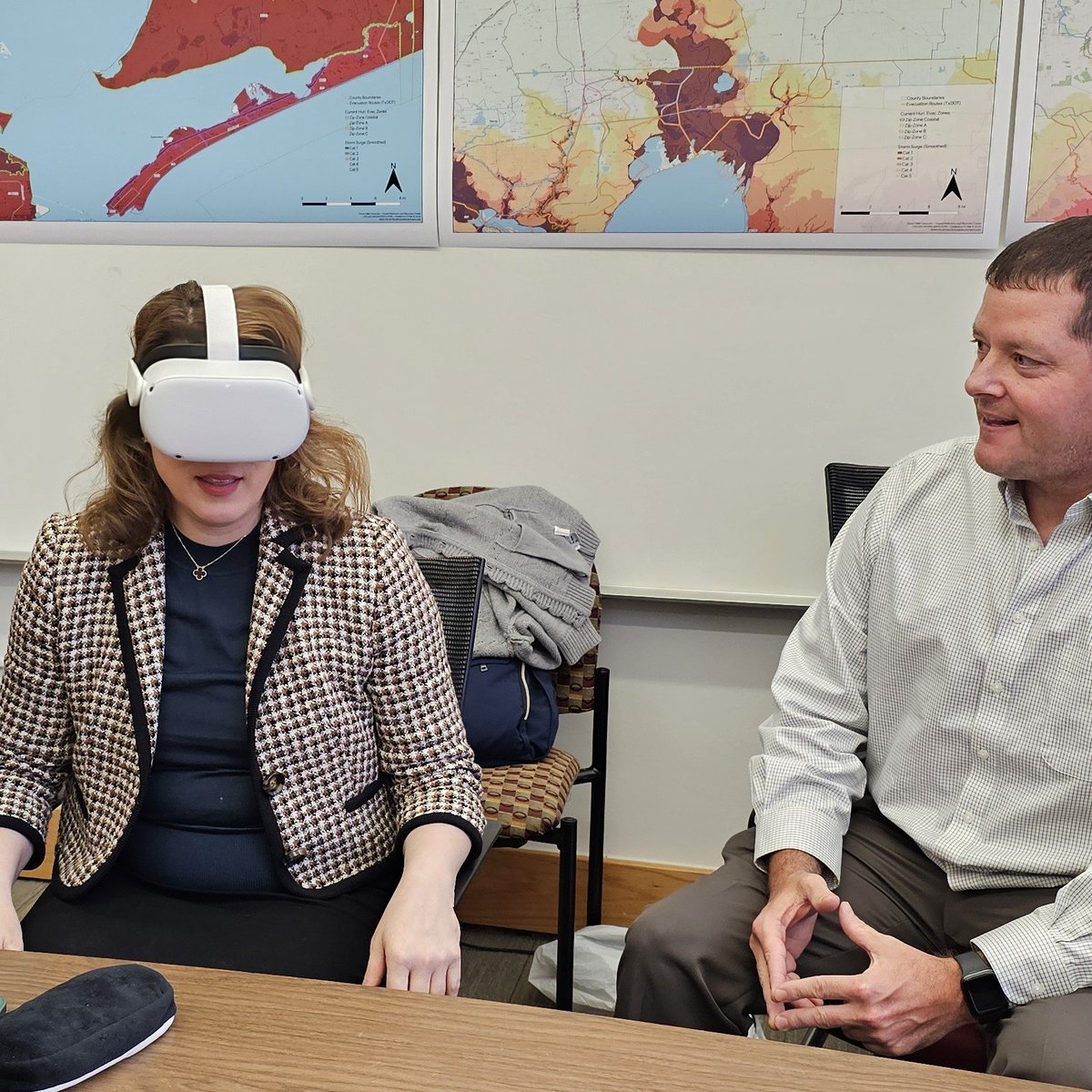 tamusuperfund's tweet image. @tamusuperfund Dr. Galen Newman and trainees met with @AmChemistry Sr. Director, Dr. Jessica Ryman - it was all about &quot;Building #ResilientCommunities and #Preparedness for #EnvironmentalDisasters, and visualizing with the meta goggles. @SRP_NIEHS  @tamuvetmed @TAMUArchSchool