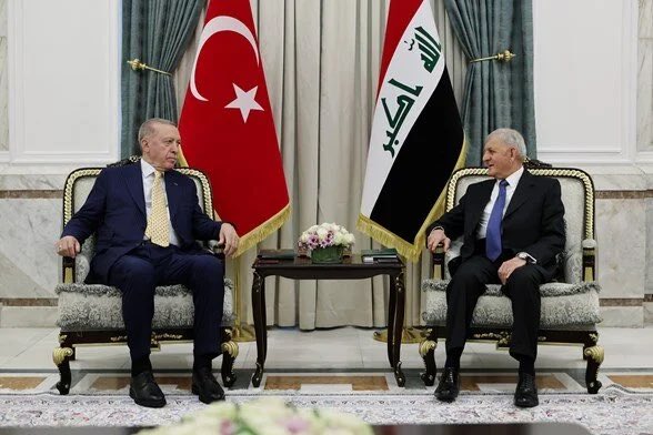 Sayın Cumhurbaşkanımız @RTErdogan Irak Cumhurbaşkanı Sayın Abdullatif Reşid ile görüştü… PKK ile daha etkili ortak mücadele kararı alındı ve Kalkınma yolu projesi imzalandı…