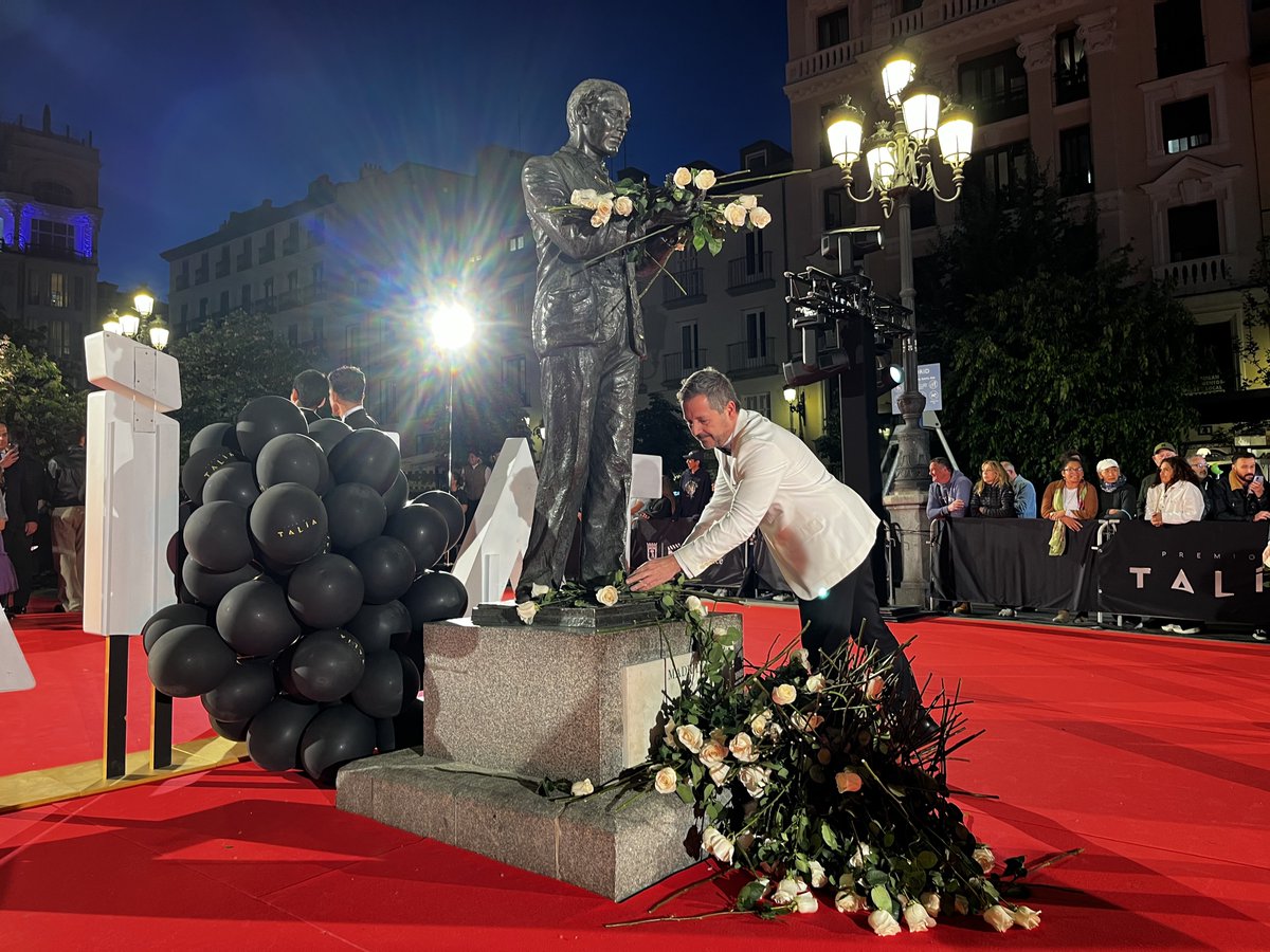 Noche de gala en los #PremiosTalía junto a mi compañero el consejero @EVicianaDuro. Unos galardones de la @academia_aaee que un año más cuentan con el apoyo del Gobierno de la @ComunidadMadrid.

¡Gracias, querida @cayetanagc y enhorabuena a todos!