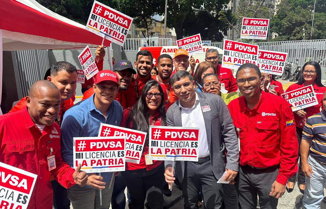 Con este inédito acto de soberanía, toda la clase trabajadora plasma su firma como señal de respaldo a las medidas implementadas por el presidente <a href="/NicolasMaduro/">Nicolás Maduro</a>, para el renacimiento de la industria petrolera a pesar de las medidas impuestas injustamente a Venezuela.