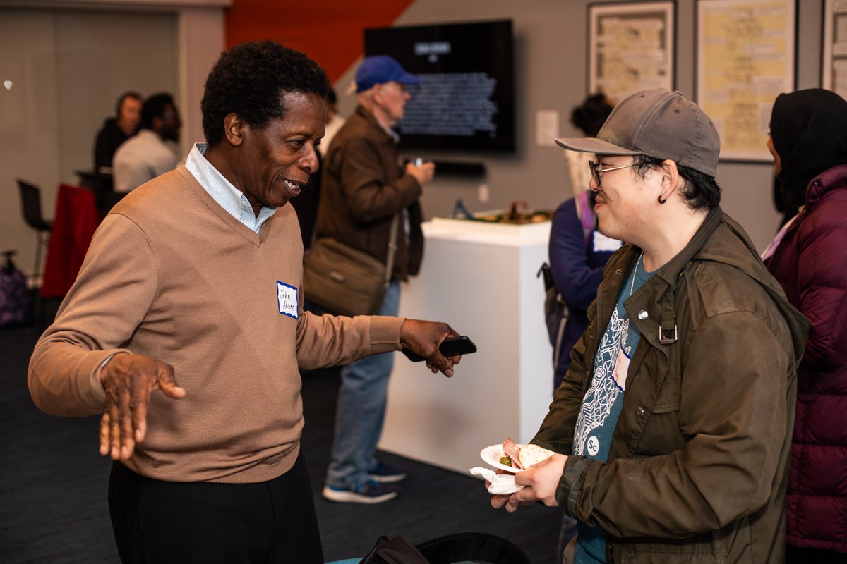 What role can art have in advancing social change? Over 150 people from the Philadelphia community came out to last week's Opening Reception of Futures Without Guns and saw, heard, and experienced answers to this question. (🧵1/2)