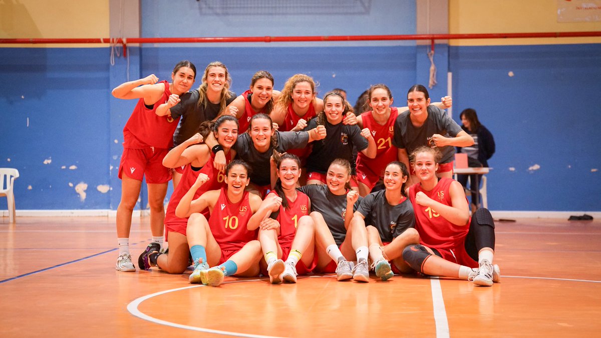 SADUSoficial's tweet photo. #CEU2024🏀| ¡Ganamos! El equipo femenino de la @unisevilla vence 32-27 a @esportsupf en su estreno en la competición. Mañana, nuevos enfrentamientos 👏👏#VamosUS #SomosUS https://t.co/svmUUr5Z17